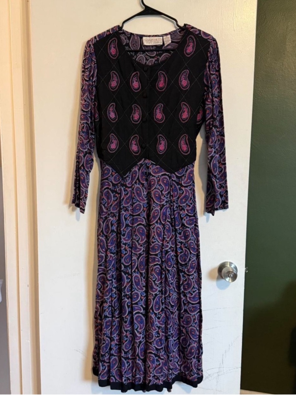 Vintage passports by pier 1 imports black blue and red paisley print midi dress